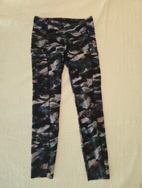 Lululemon Women's Size 6 Black and Gray Patterned Leggings
